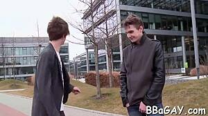 同性恋男性动作充满激烈同性遭遇