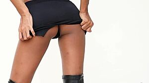 Tanned Ebony Babe Putri Cinta Spreads Her Tiny Pussy Wide