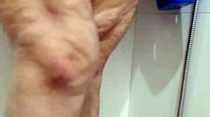 Coolmarina Mature Pees and Showers with Sexy Moves