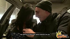 巴黎女士在公共场合被猛烈插入紧致阴道！