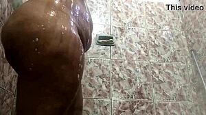 Brincando Com o Consolo na Minha Buceta Quente