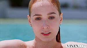 美丽Kelly Collins在Vixen处女秀中闪耀！