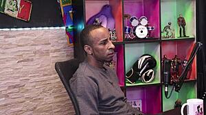 Safada gives an exciting blowjob, leaving him aroused with Delicia and Alice Vasconcelos