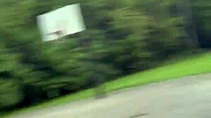 Outdoor BBW gives head in the fresh air 😍