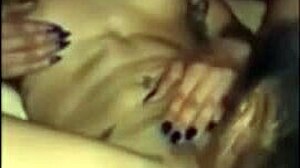 i and my jamaican girlfriend are lesbains and we kiss and lick each other so good