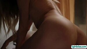 Hot Transsexual Foxxy Seduces With Licks and Thrusts