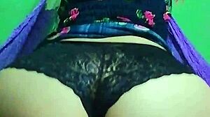 i'm doin oral an playin on da hammock