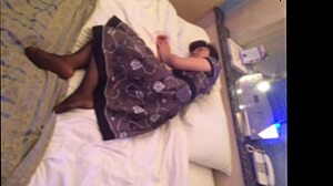 日本业余爱好者在激烈的夜晚催眠治疗中被骗连续高潮