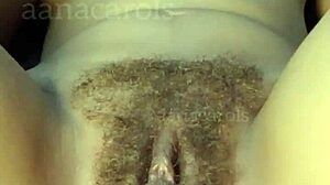 辣妹Aninha屁股插塞子高潮，毛逼叫得真爽