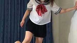 你为什么这么喜欢踢蛋？