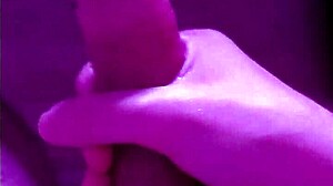 i give a sensitive massage to an amateur penis