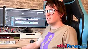 Nerdy Guy Tricks Aspiring Pornstar Into Sucking His Thick Cock