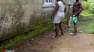 昨天公共场合操肥臀亚洲少女18+