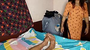 老板以打扫房间为借口操女佣