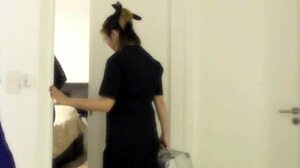 他们派来两个妓女按摩师做惊人肛交，那些小医生太猛了！😈🔥