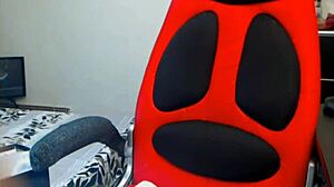 Jessy69 excitedly gapes her curvy ass on webcam!