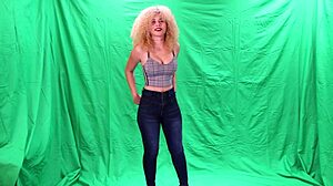 bambi dianna in clothed amateur photoshoot session