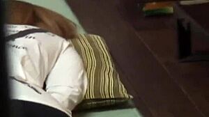 日本少女被隐藏摄像头抓到