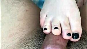 foot fetish and exhibition in front of the camera, second part with anal sex on xvideos red