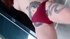 albina e morena rabuda rebolando dançando funk de quatro peladinhas encima do meu carro cheia de tesão