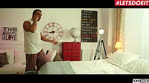 西班牙棕发少女和成熟的安东尼奥·罗斯硬核上阵