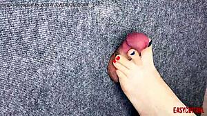 在荣耀洞打小鸡巴，性感脚！😍