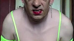 bisexual crossdresser swallows piss eagerly