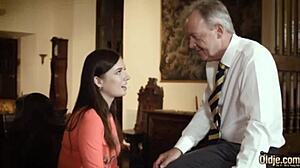 She TWERKS, Wanting To FUCK Her Huge Tits