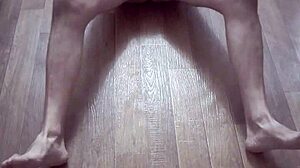 i'm a gay amateur playin with my t niples, so fun!