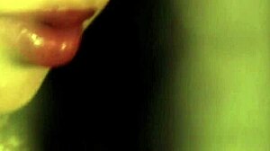 Bollywood Babe Enjoys Dirty Exhibition!