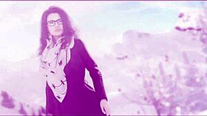 Watch this amazing amateur teen take anal like a pro?