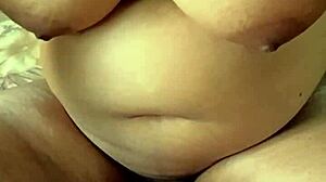 Indian Desi Mallu girl gives steamy morning handjob.