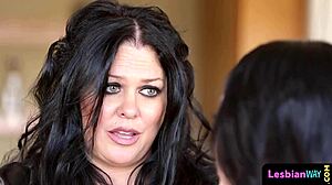 I love watching tiny lesbo beauty eat pussy in threesome