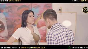 红发拉丁女同性恋自慰大屁股