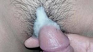 XXX Desi，我为什么偷偷溜进朋友房间这样摸她？