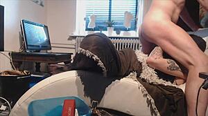 uhh sissy n friend givin blowjob an mouth bangin