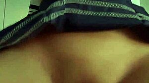 饥渴18岁少女大奶被内射紧逼