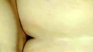 Vecina madura se empina rico en doggystyle casero