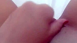 Hot wife masturbates and sends homemade video to friends