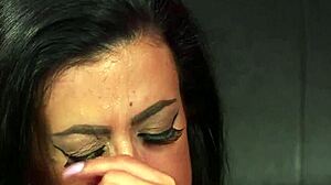 busty british babe fingers her pussy hard 😍