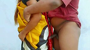 学校操场上，老师猛干历史老师