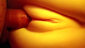 近距离欣赏年轻小穴的诱惑