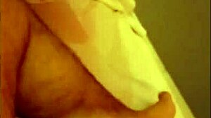 loira do corno gemendo no pau do uber