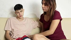 Hermanastra sucks me off before a wild creampie ride! 🔥