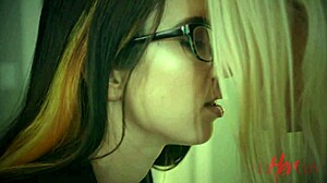 Do you want this lesbian fingering and scissoring!