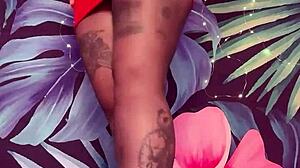 连裤袜乳胶裙大奶足部挑逗