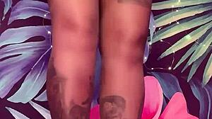 连裤袜乳胶裙大奶足部挑逗