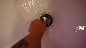 Do you want to join me in a hotel for some teen masturbation with toys? 😏