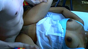 La amiga carismática tuvo un encuentro caliente con su amigo! 🔥