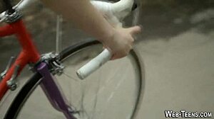 俄罗斯美女18+ 18+自慰娇小18+苗条身材